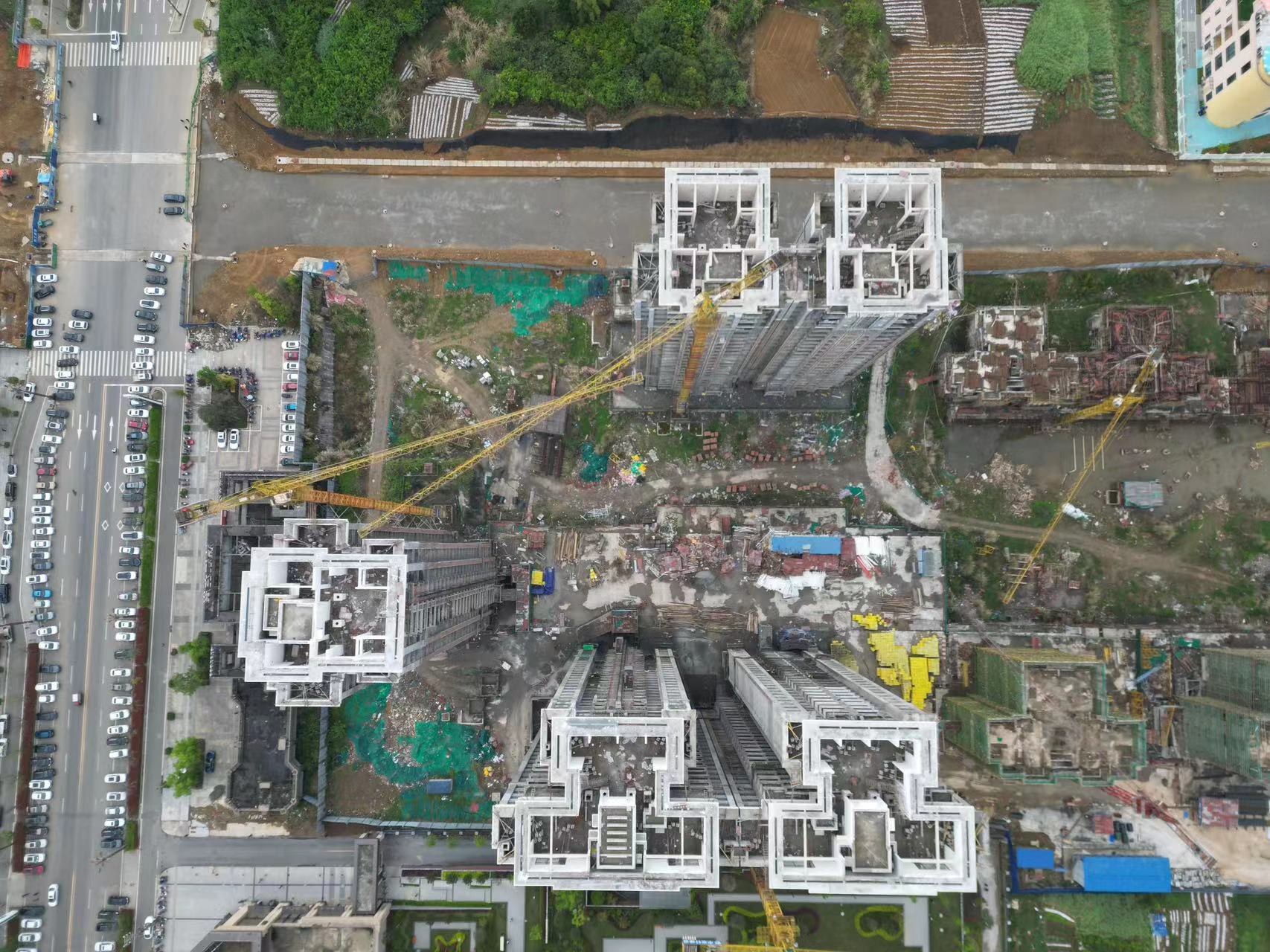 “中宏軒公司”全力推進(jìn) 閬中恒大·濱江左岸二期建設(shè)